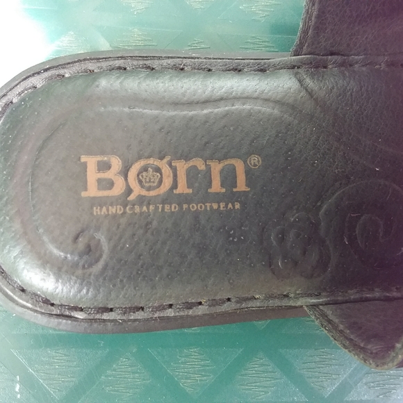 Born Women's Sandals. - Picture 6 of 6